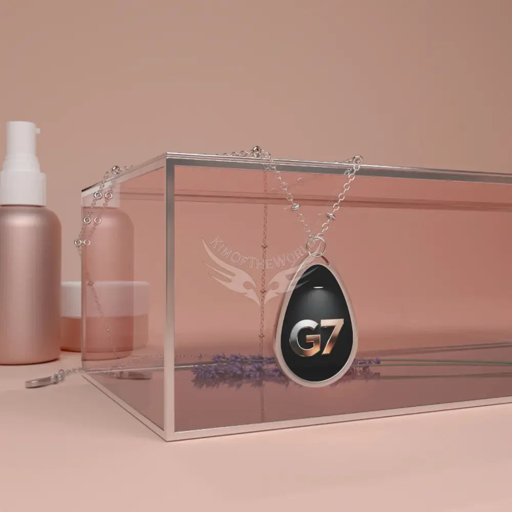 G7 Oval Pendant Necklace — Sleek Black Teardrop Jewelry One Size / Silver Accessories